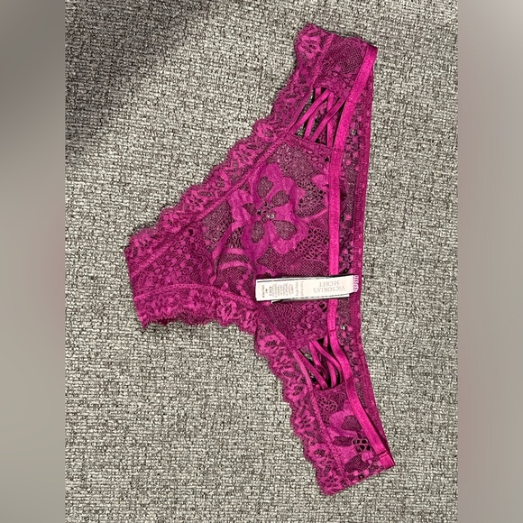 🌟VICTORIA SECRET DREAM ANGELS LACE CUP DEMI BRA WITH MATCHING PANTIES BUNDLE🌟 - Picture 4 of 6